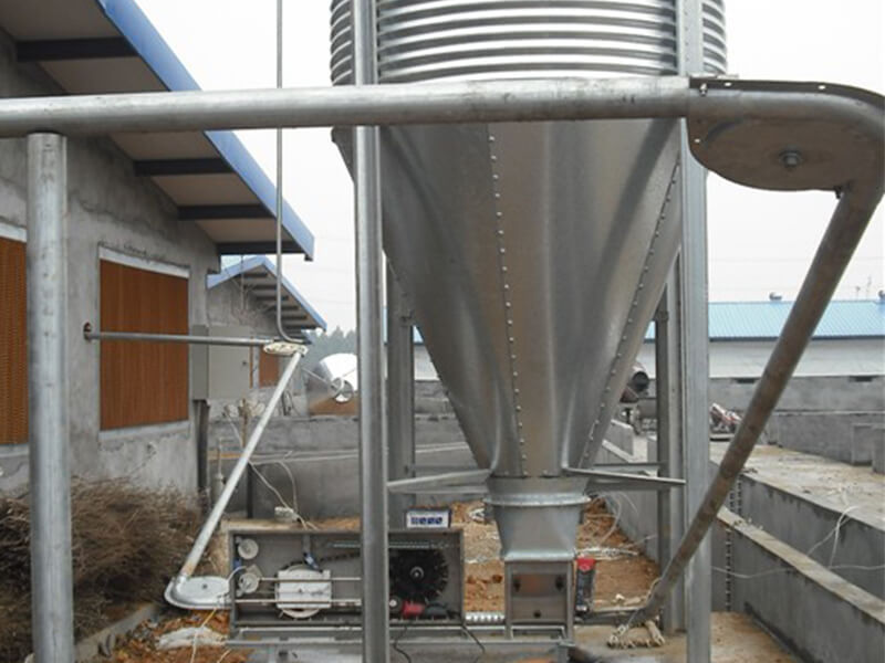 Feed silo