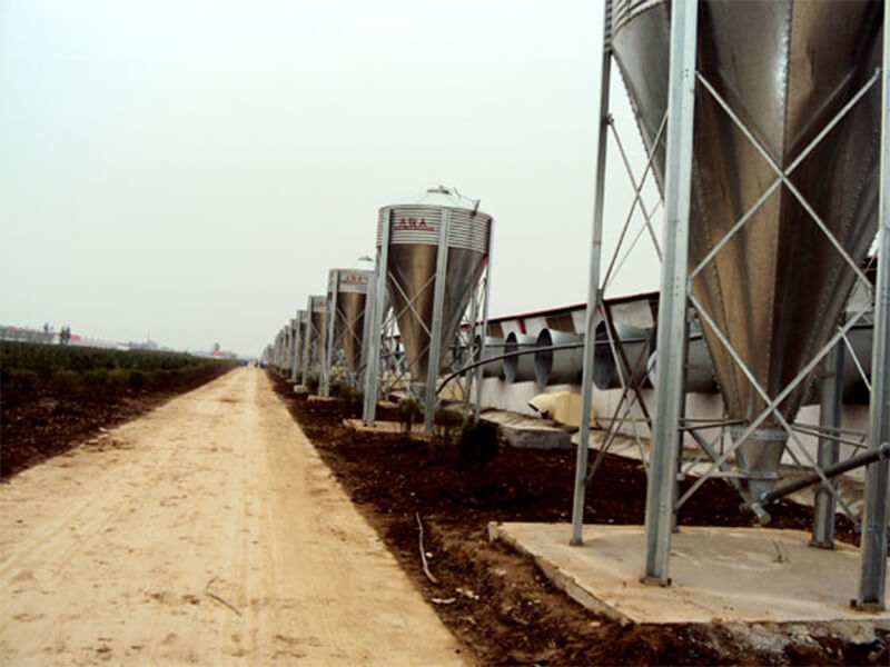 Feed silo